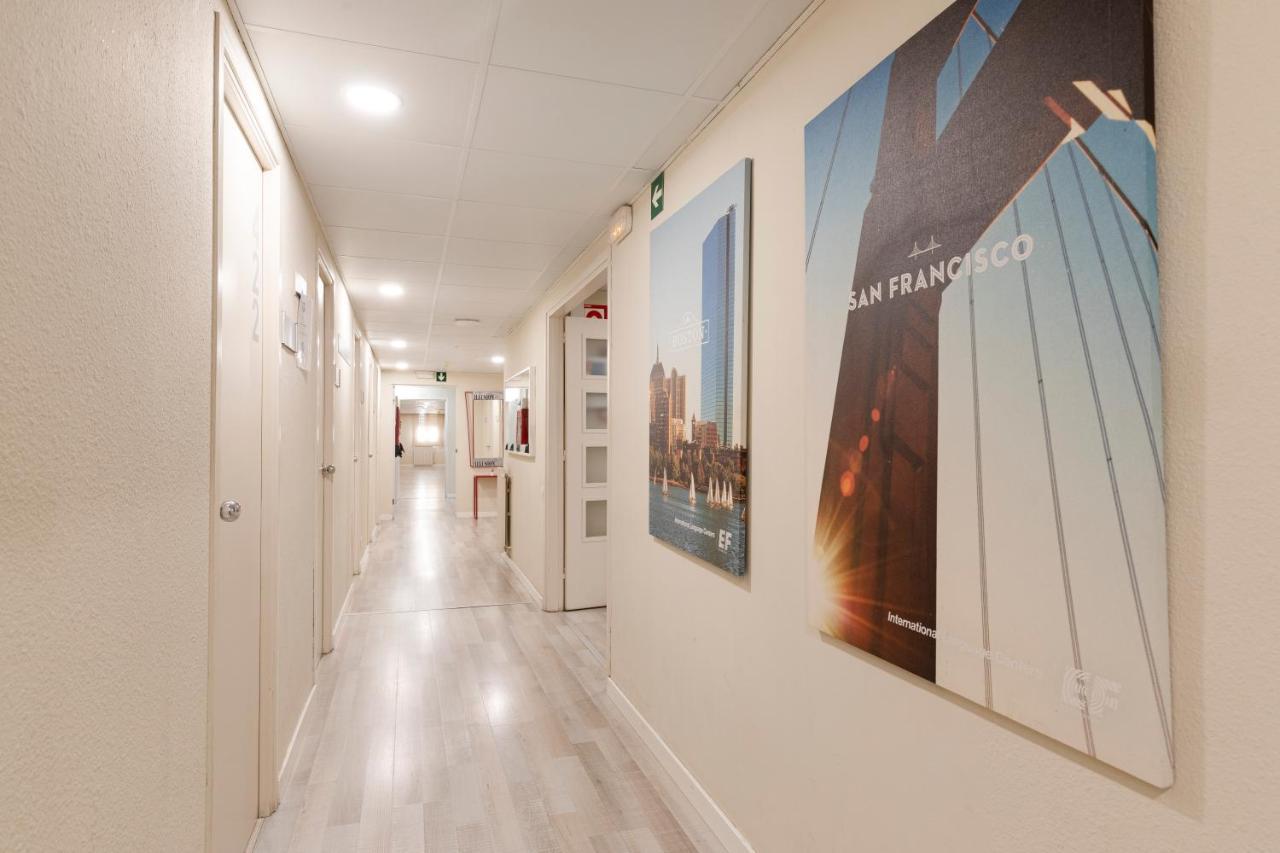 Ar Residencia Estudiantil バルセロナ エクステリア 写真