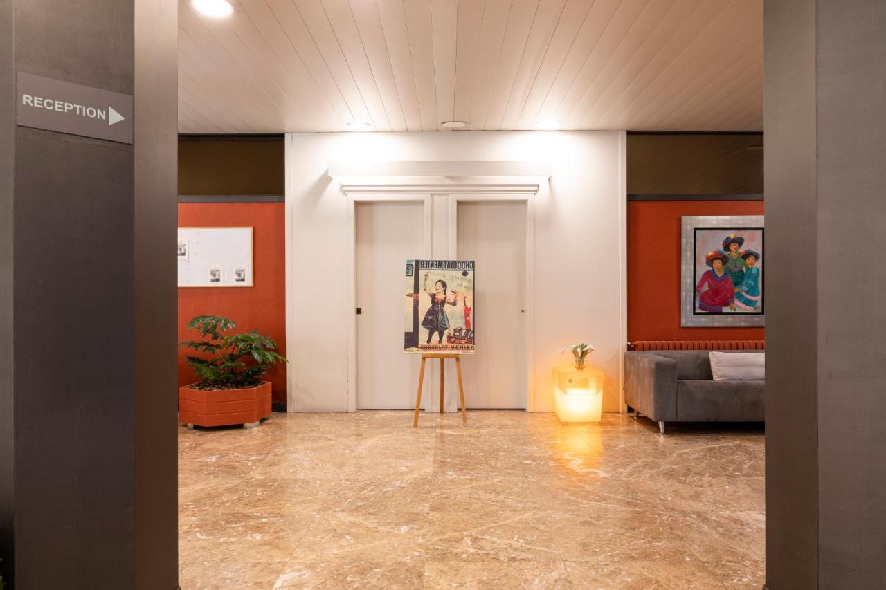 Ar Residencia Estudiantil バルセロナ エクステリア 写真