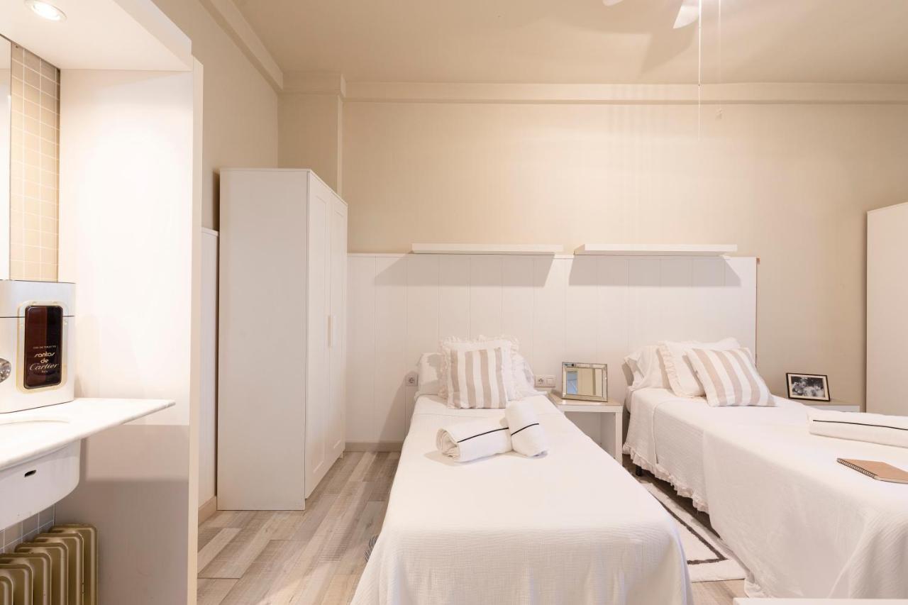 Ar Residencia Estudiantil バルセロナ エクステリア 写真